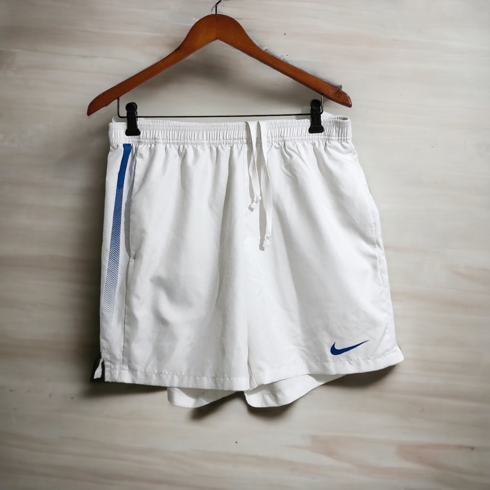 Nike Men’s 7” White Soccer Running Shorts Large EUC